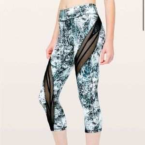 lululemon Never Still Crop 21”, size 2, wildwood white multi/nocturnal teal